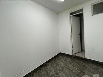 Alquilo local comercial en Av. Benavides 5471 - 5473