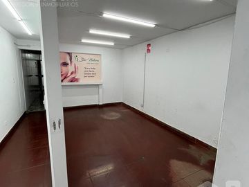 Alquilo local comercial en Av. Benavides 5471 - 5473
