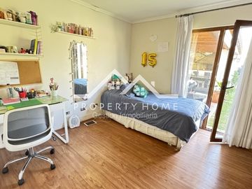 CASA VENTA PIEDRA ROJA CHICUREO 4 DORMITORIOS Y 4 BAÑOS