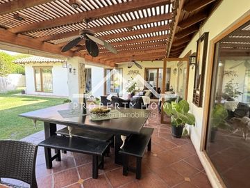 CASA VENTA PIEDRA ROJA CHICUREO 4 DORMITORIOS Y 4 BAÑOS