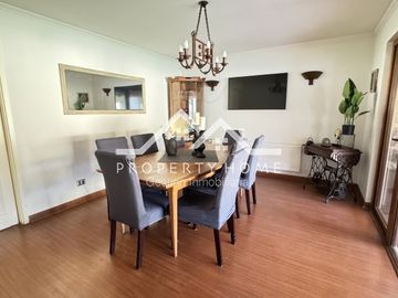 CASA VENTA PIEDRA ROJA CHICUREO 4 DORMITORIOS Y 4 BAÑOS
