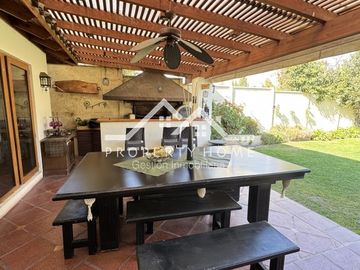 CASA VENTA PIEDRA ROJA CHICUREO 4 DORMITORIOS Y 4 BAÑOS