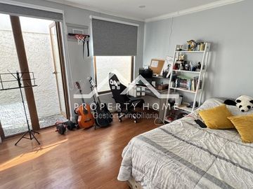 CASA VENTA PIEDRA ROJA CHICUREO 4 DORMITORIOS Y 4 BAÑOS