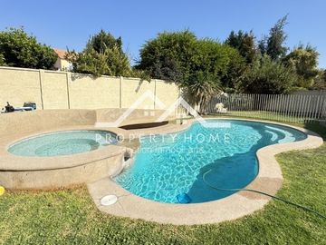 CASA VENTA PIEDRA ROJA CHICUREO 4 DORMITORIOS Y 4 BAÑOS