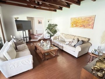 CASA VENTA PIEDRA ROJA CHICUREO 4 DORMITORIOS Y 4 BAÑOS