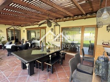 CASA VENTA PIEDRA ROJA CHICUREO 4 DORMITORIOS Y 4 BAÑOS
