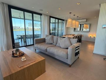 Casa en  venta al lago 4 dormitorio y escritorio