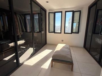 Casa en  venta al lago 4 dormitorio y escritorio
