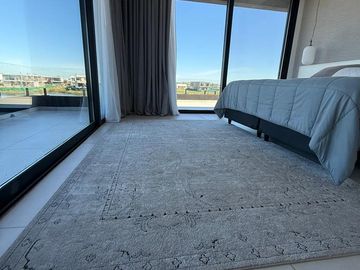 Casa en  venta al lago 4 dormitorio y escritorio