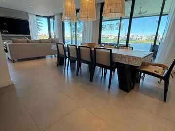 Casa en  venta al lago 4 dormitorio y escritorio