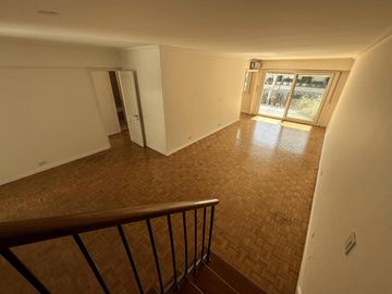Departamento en venta con balcón terraza. Parrilla. 3 dorm. Cochera.