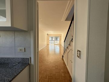 Departamento en venta con balcón terraza. Parrilla. 3 dorm. Cochera.