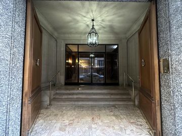 Departamento en venta con balcón terraza. Parrilla. 3 dorm. Cochera.