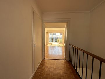 Departamento en venta con balcón terraza. Parrilla. 3 dorm. Cochera.
