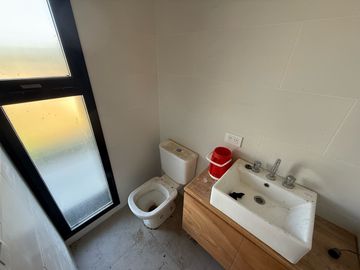 VENTA CASA 3 DORMITORIOS CON PILETA EN ACEQUIAS DEL AIRE