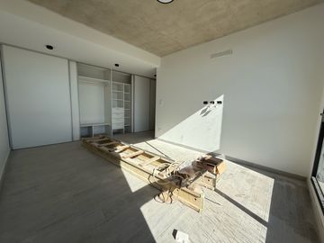 VENTA CASA 3 DORMITORIOS CON PILETA EN ACEQUIAS DEL AIRE