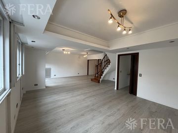 Venta departamento 4 ambientes con balcón en Wilde