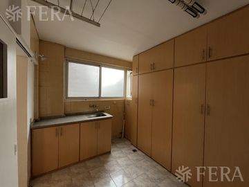 Venta departamento 4 ambientes con balcón en Wilde