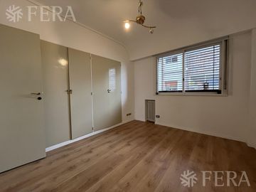 Venta departamento 4 ambientes con balcón en Wilde