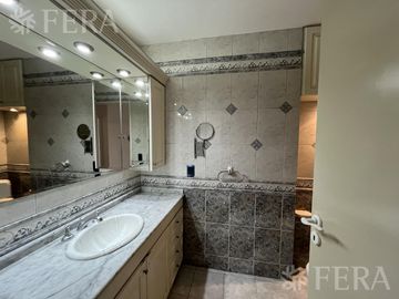 Venta departamento 4 ambientes con balcón en Wilde