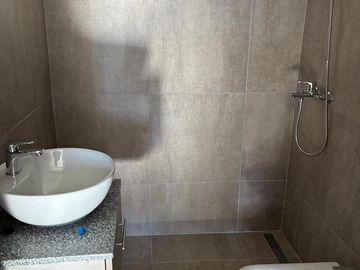 MONOAMBIENTE CON COCHERA Y TERRAZA CON VISTA AL LAGO - 30 M2