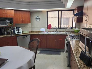 VENTA  DEPARTAMENTO BOSQUES DE LAS LOMAS [R]
