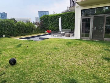 Venta exclusiva casa en condominio Bosques de las Lomas (R)