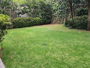Venta exclusiva casa en condominio Bosques de las Lomas (R)
