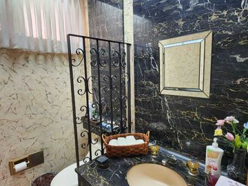Excelente Casa en Venta Bosques de las Lomas (R)