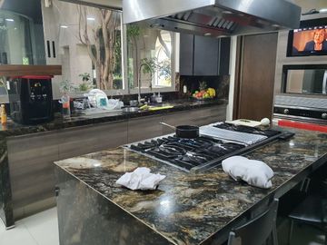 LA PUNTA, BOSQUES DE LAS LOMAS ESPECTACULAR CASA EN VENTA (R)