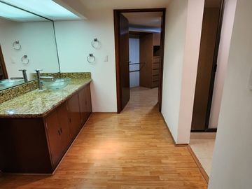VENTA  DEPARTAMENTO BOSQUES DE LAS LOMAS (R)