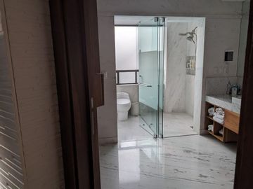 Venta super departamento remodelado Bosques de las Lomas (R)