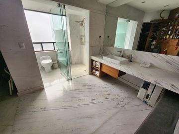 Venta super departamento remodelado Bosques de las Lomas (R)