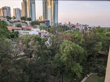 Venta super departamento remodelado Bosques de las Lomas (R)