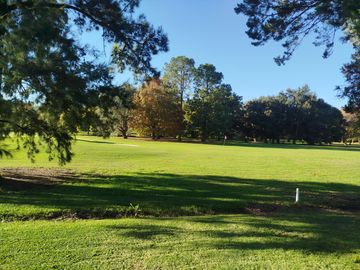 Opotunidad unica, Casa/Quincho en uno de los mejores y mas amplios lotes sobre Golf