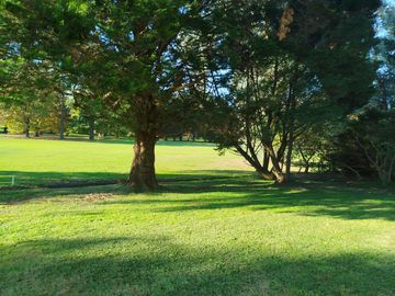 Opotunidad unica, Casa/Quincho en uno de los mejores y mas amplios lotes sobre Golf