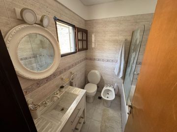 Casa tipo duplex en Barrio Naon