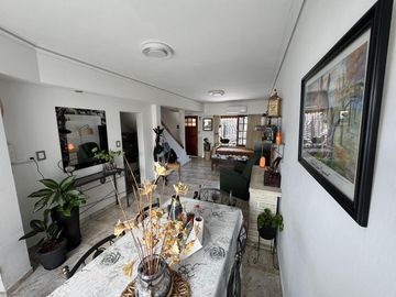 Casa tipo duplex en Barrio Naon