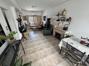 Casa tipo duplex en Barrio Naon