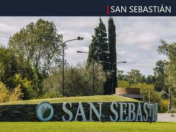 Hermoso lote a la laguna en Área 9, Barrio San Sebastián.