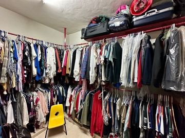 Se vende bonita casa en Colonia Itzimná a 3 cuadras de Paseo de Montejo.