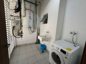 Departamento amueblado en venta Vía Montejo, Mérida, Yucatán.