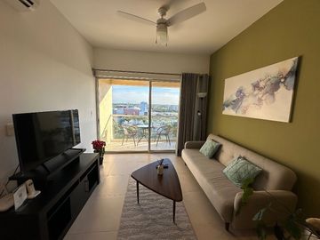 Departamento amueblado en venta Vía Montejo, Mérida, Yucatán.