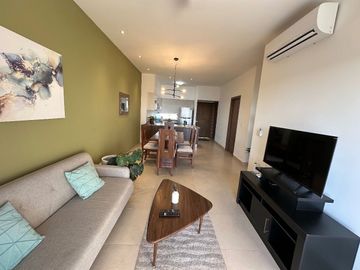 Departamento amueblado en venta Vía Montejo, Mérida, Yucatán.