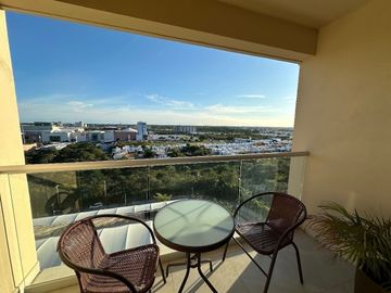 Departamento amueblado en venta Vía Montejo, Mérida, Yucatán.