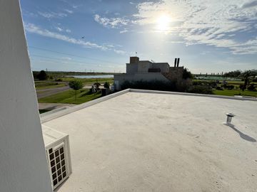 CASA EN ALQUILER PERMANENTE EN BARRIO PRIVADO HARAS DE FUNES CLUB DE CAMPO