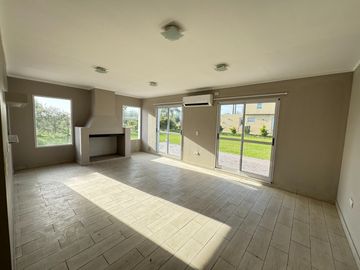 CASA EN ALQUILER PERMANENTE EN BARRIO PRIVADO HARAS DE FUNES CLUB DE CAMPO