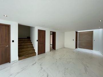 CASA LISTA PARA TÍ EN LOMAS II , DISEÑO Y COMODIDAD A 5 MIN DE SONATA
