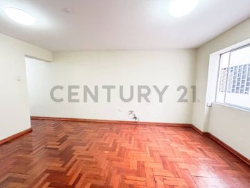 VENTA DE DUPLEX 145M2 CON TERRAZA EN MAGDALENA
