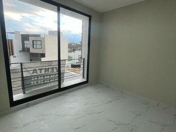 ES CASA EN VENTA EN RESIDENCIAL LAGO ESMERALDA